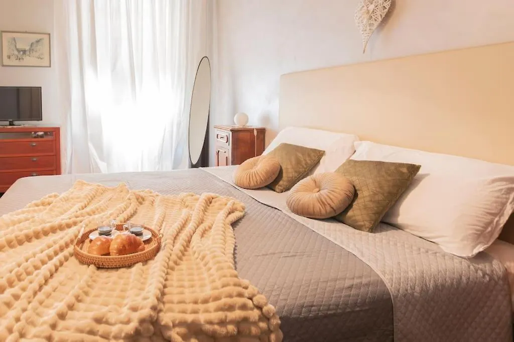 We Home - Residenza Castello Sforzesco Milan 0*,  Italy